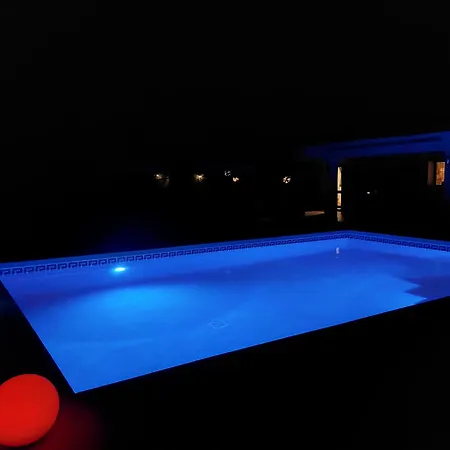 Estrella Villa